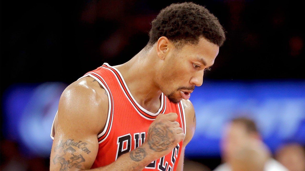 Bulls crush Knicks at MSG in Derek Fisher's coaching debut